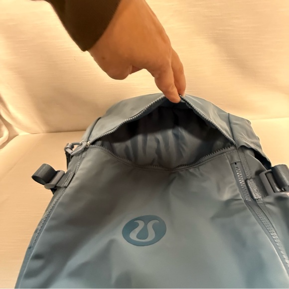Lululemon Crew 22L Blue Backpack - Picture 9 of 12